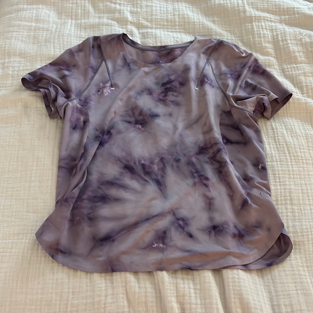 Lululemon running shirt